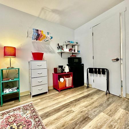 Micro Studio Apartment In University District- 10 Mins Walk To University Of Wa Seattle Buitenkant foto