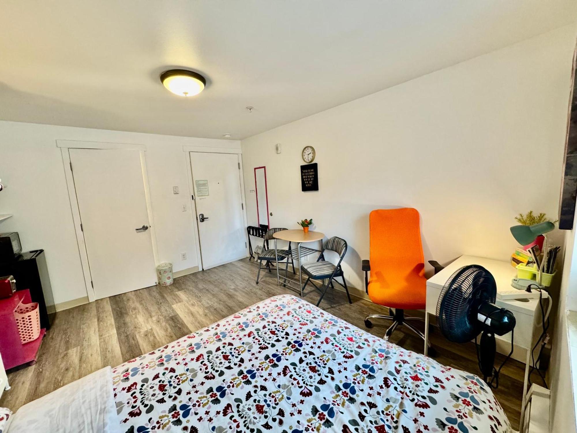 Micro Studio Apartment In University District- 10 Mins Walk To University Of Wa Seattle Buitenkant foto